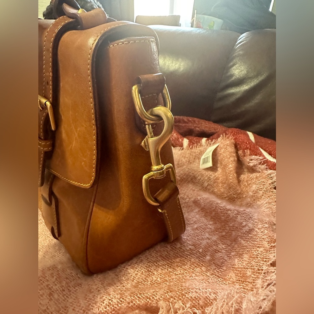 Excellent Used Condition Dooney & Bourke - Picture 5 of 8